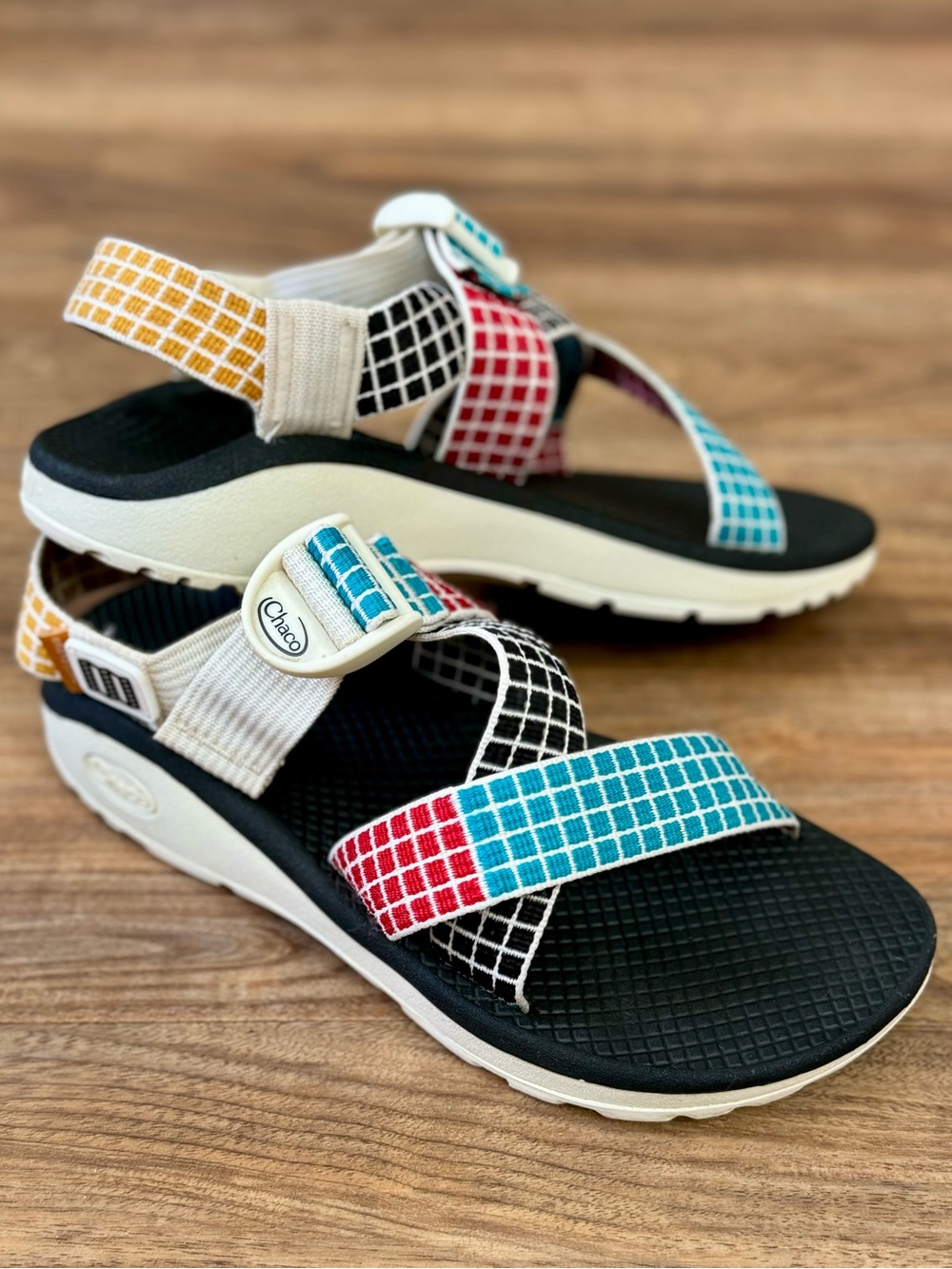 Chaco Z/Cloud Women’s 7 Multicolor Grid Comfort Hiking Sandals